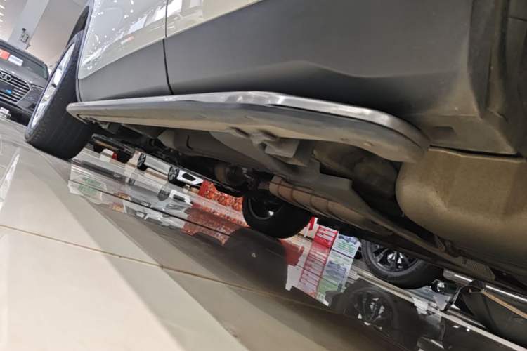Used Land Rover Discovery Sport 2017 2.0T HSE Left Side Sill