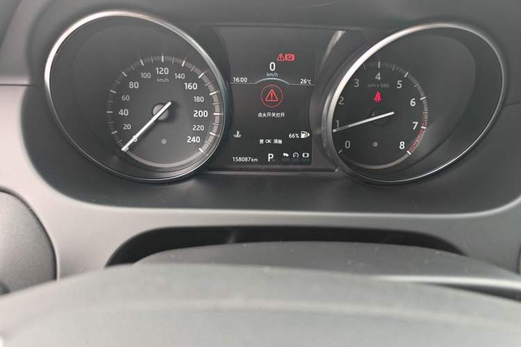 Used Land Rover Discovery Sport 2017 2.0T SE Odometer Close Up
