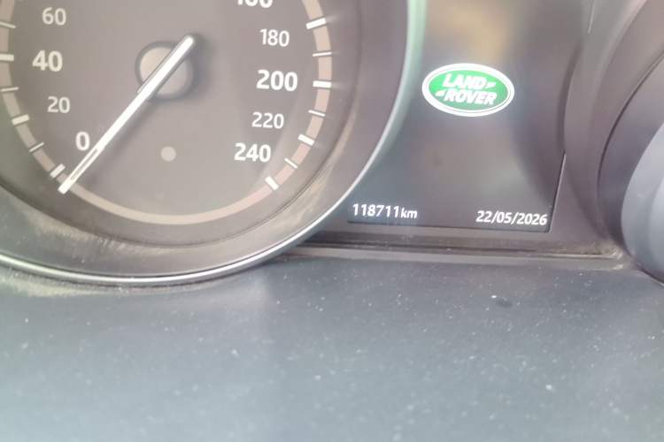 Used Land Rover Discovery Sport 2017 2.0T PURE Odometer Close Up