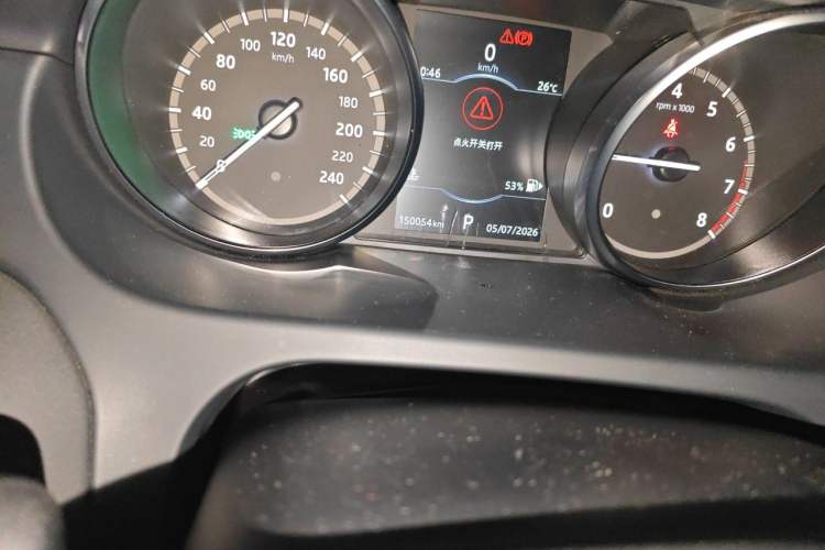 Used Land Rover Discovery Sport 2017 2.0T SE Odometer Close Up