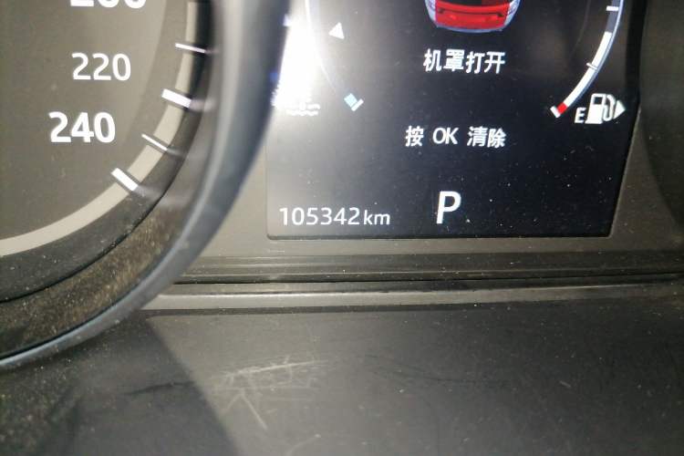 Used Land Rover Discovery Sport 2017 2.0T PURE Odometer Close Up
