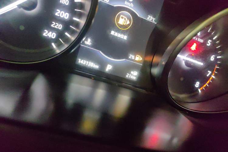 Used Land Rover Discovery Sport 2017 2.0T PURE Odometer Close Up