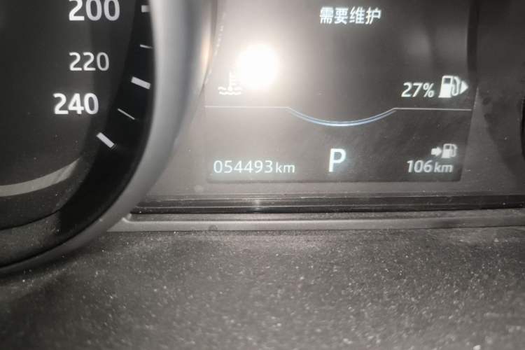 Used Land Rover Discovery Sport 2017 2.0T SE Odometer Close Up
