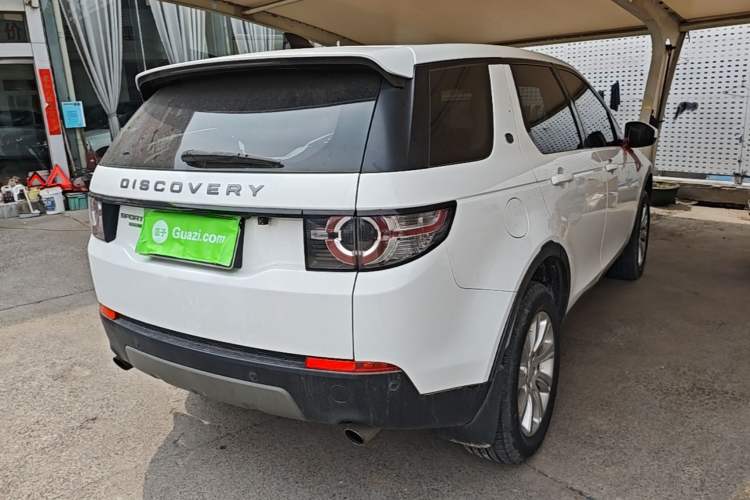 Used Land Rover Discovery Sport 2017 2.0T SE Rear Right 45 Deg