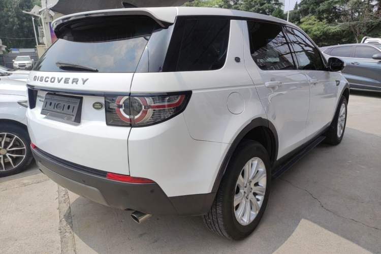Used Land Rover Discovery Sport 2017 2.0T SE Rear Right 45 Deg