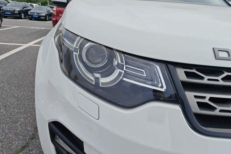 Used Land Rover Discovery Sport 2017 2.0T SE Right Front Headlight