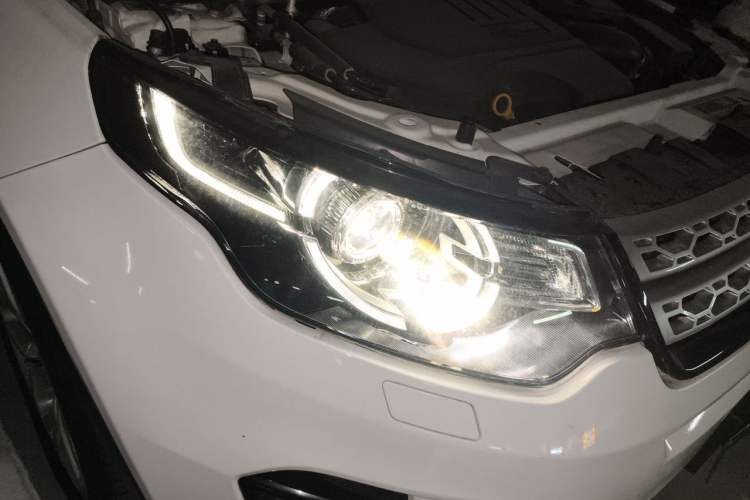Used Land Rover Discovery Sport 2017 2.0T Cool Black Limited Edition Right Front Headlight