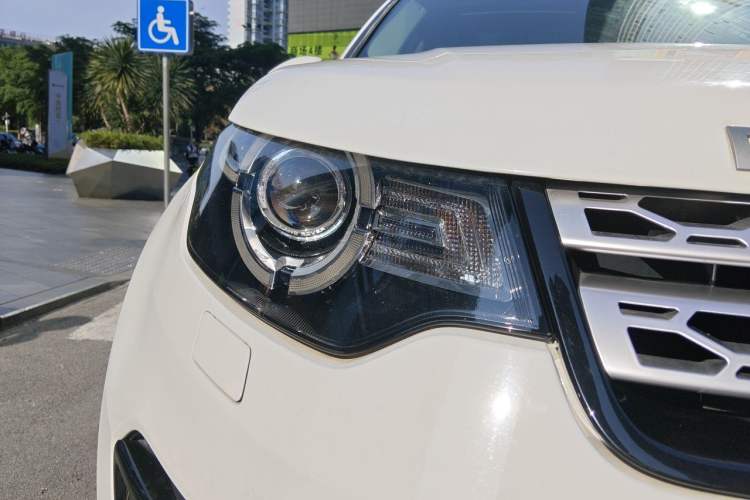 Used Land Rover Discovery Sport 2017 2.0T HSE Right Front Headlight