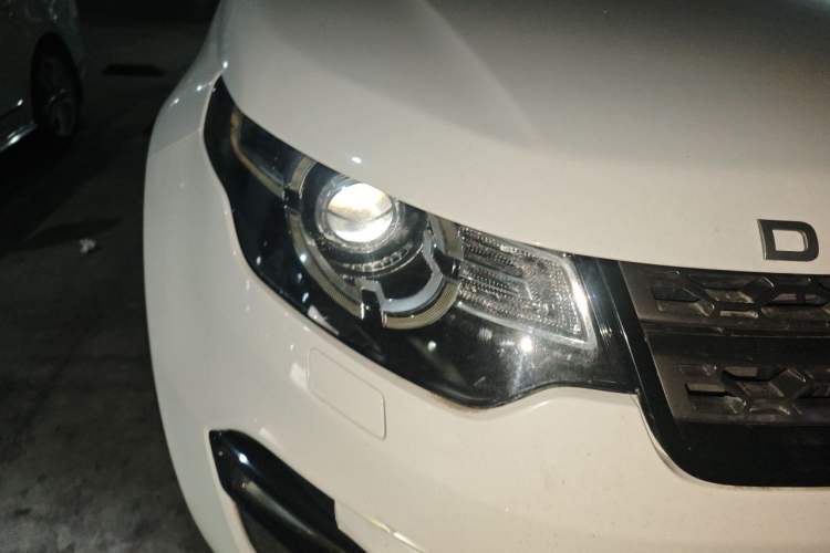 Used Land Rover Discovery Sport 2017 2.0T SE Right Front Headlight