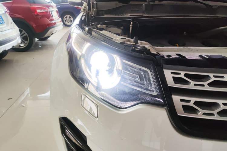 Used Land Rover Discovery Sport 2017 2.0T HSE Right Front Headlight