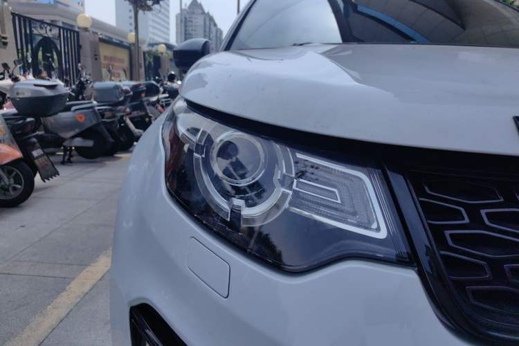 Used Land Rover Discovery Sport 2017 2.0T Cool Black Limited Edition Right Front Headlight