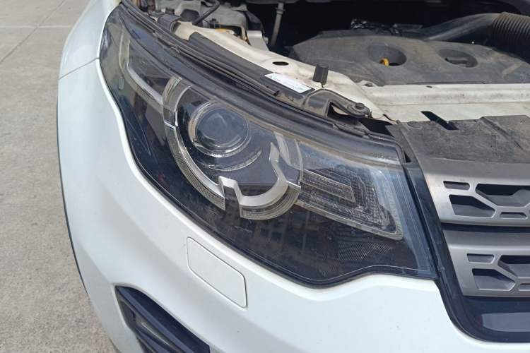Used Land Rover Discovery Sport 2017 2.0T SE Right Front Headlight