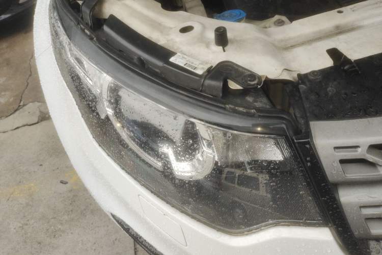 Used Land Rover Discovery Sport 2017 2.0T PURE Right Front Headlight