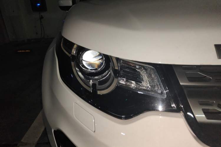 Used Land Rover Discovery Sport 2017 2.0T SE Right Front Headlight