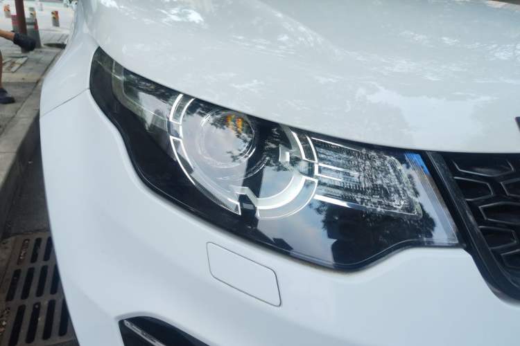 Used Land Rover Discovery Sport 2017 2.0T HSE Right Front Headlight