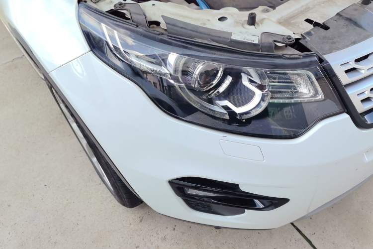 Used Land Rover Discovery Sport 2017 2.0T HSE Right Front Headlight