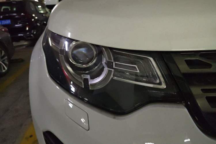 Used Land Rover Discovery Sport 2017 2.0T SE Right Front Headlight