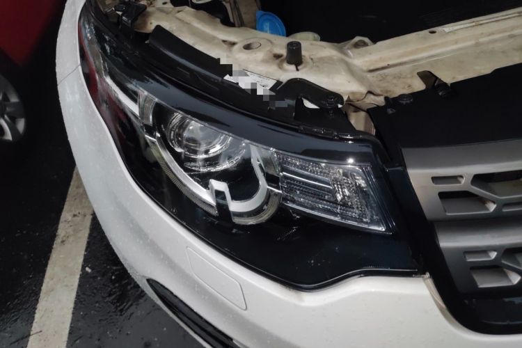 Used Land Rover Discovery Sport 2017 2.0T SE Right Front Headlight