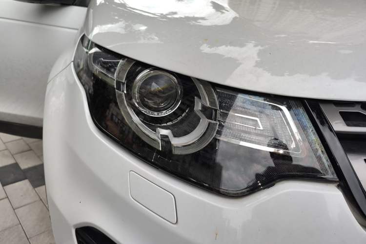 Used Land Rover Discovery Sport 2017 2.0T SE Right Front Headlight