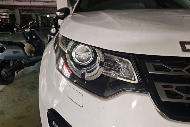 Used Land Rover Discovery Sport 2017 2.0T SE Right Front Headlight