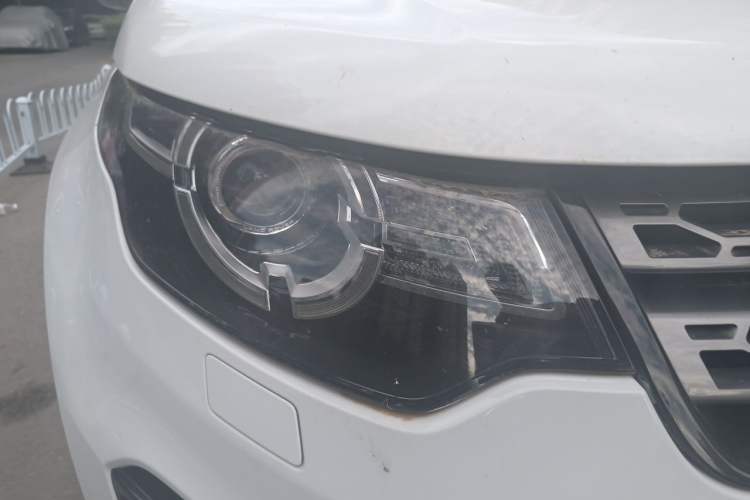 Used Land Rover Discovery Sport 2017 2.0T SE Right Front Headlight
