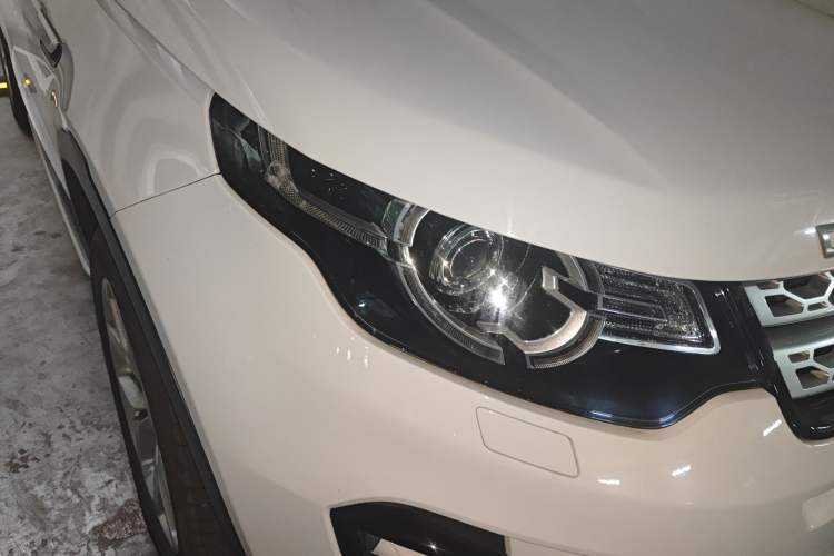 Used Land Rover Discovery Sport 2017 2.0T HSE Right Front Headlight