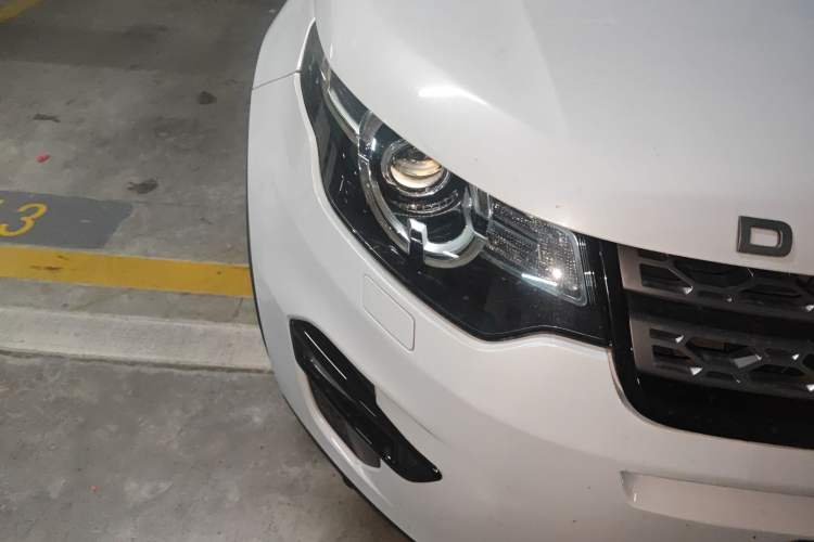Used Land Rover Discovery Sport 2017 2.0T SE Right Front Headlight