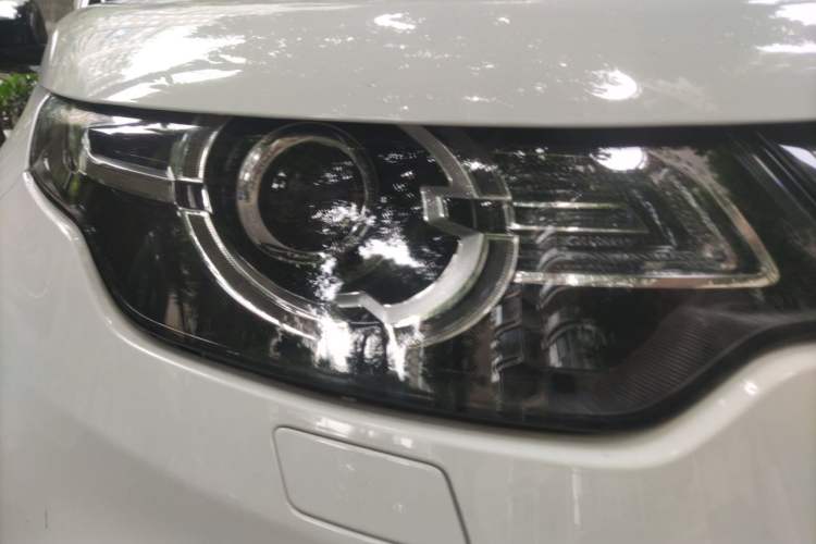 Used Land Rover Discovery Sport 2017 2.0T SE Right Front Headlight