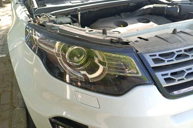 Used Land Rover Discovery Sport 2017 2.0T SE Right Front Headlight