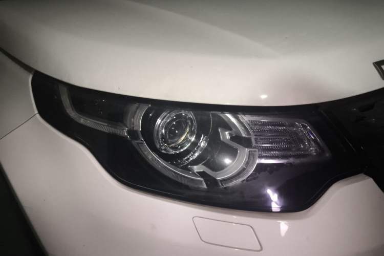 Used Land Rover Discovery Sport 2017 2.0T SE Right Front Headlight