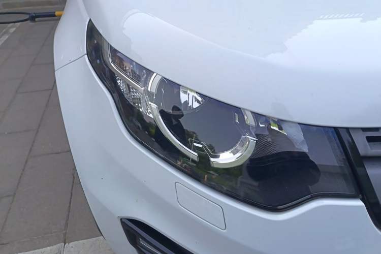 Used Land Rover Discovery Sport 2017 2.0T SE Right Front Headlight