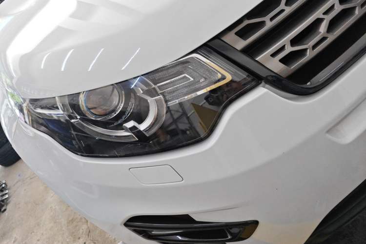 Used Land Rover Discovery Sport 2017 2.0T SE Right Front Headlight