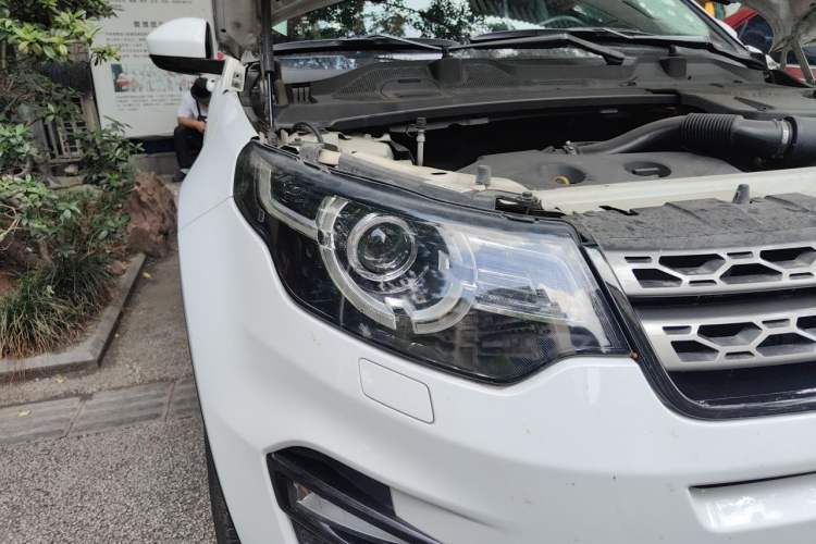 Used Land Rover Discovery Sport 2017 2.0T SE Right Front Headlight