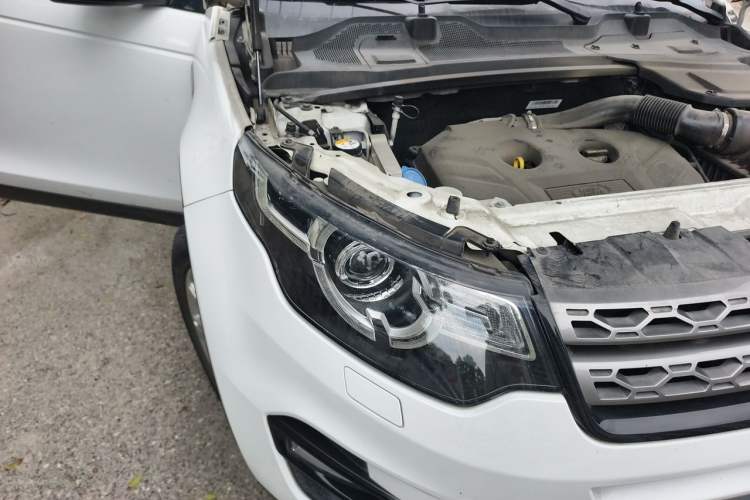 Used Land Rover Discovery Sport 2017 2.0T SE Right Front Headlight