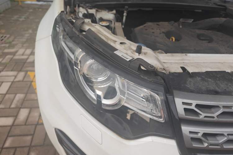 Used Land Rover Discovery Sport 2017 2.0T SE Right Front Headlight