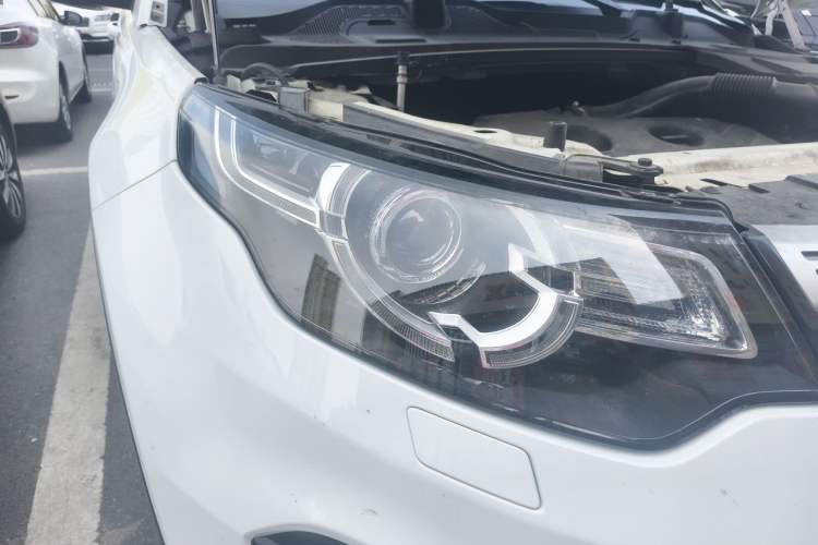 Used Land Rover Discovery Sport 2017 2.0T HSE Right Front Headlight