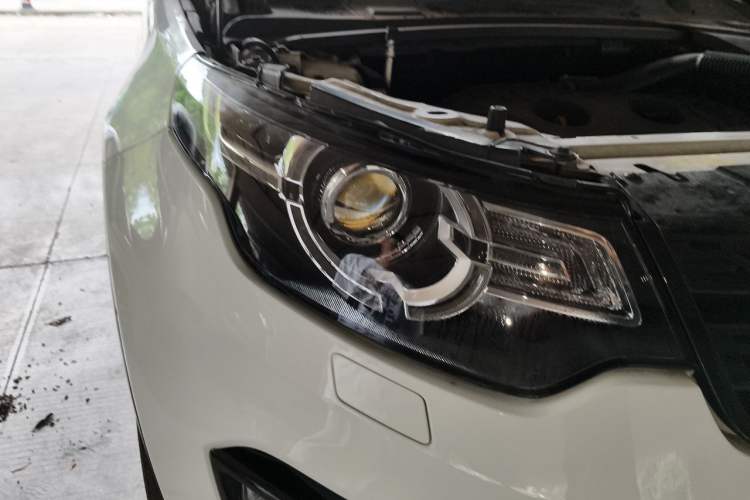Used Land Rover Discovery Sport 2017 2.0T HSE Right Front Headlight