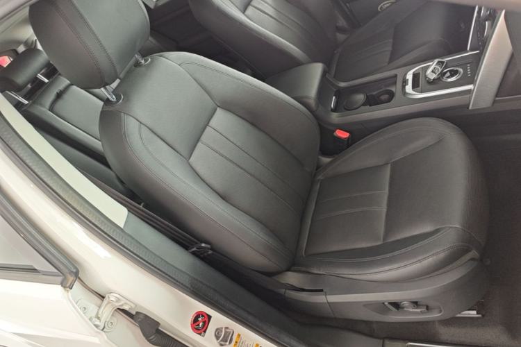 Used Land Rover Discovery Sport 2017 2.0T HSE Right Front Seat