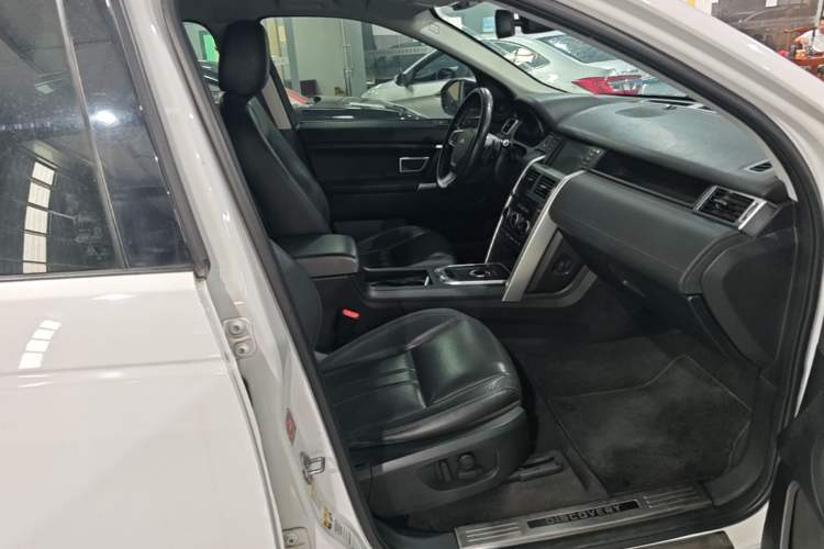 Used Land Rover Discovery Sport 2017 2.0T SE Right Front Seat