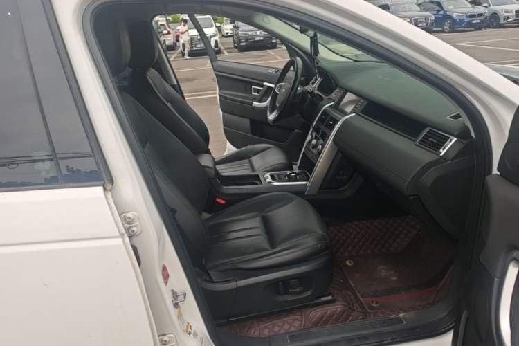 Used Land Rover Discovery Sport 2017 2.0T SE Right Front Seat