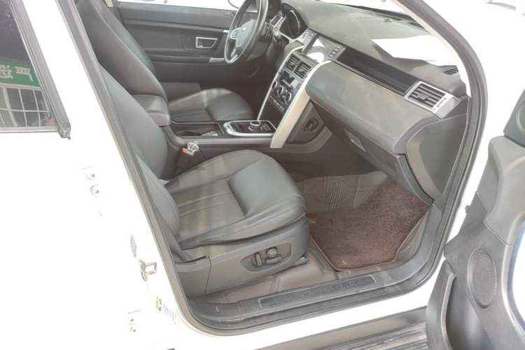 Used Land Rover Discovery Sport 2017 2.0T SE Right Front Seat