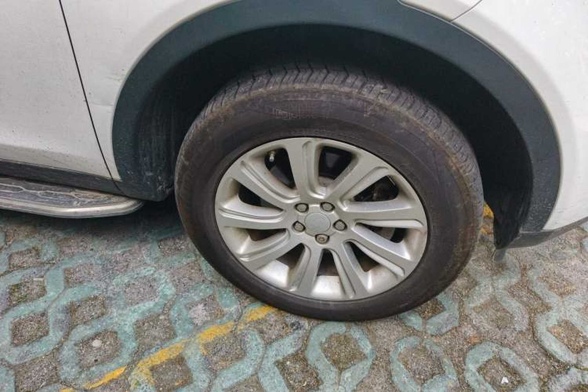 Used Land Rover Discovery Sport 2017 2.0T SE Right Front Wheel Hub