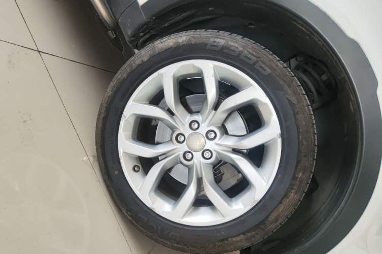 Used Land Rover Discovery Sport 2017 2.0T HSE Right Front Wheel Hub