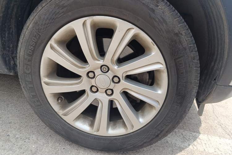 Used Land Rover Discovery Sport 2017 2.0T SE Right Front Wheel Hub