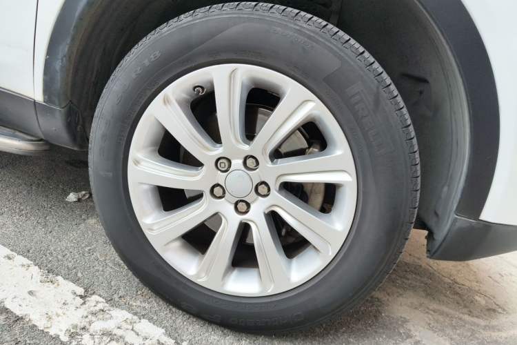 Used Land Rover Discovery Sport 2017 2.0T SE Right Front Wheel Hub