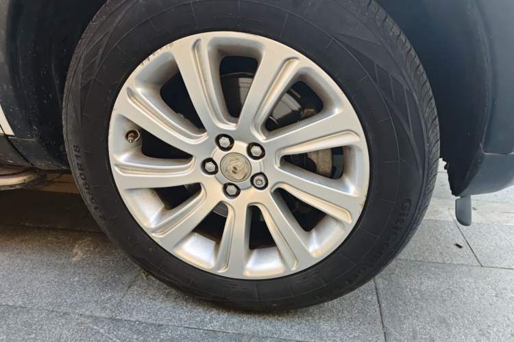 Used Land Rover Discovery Sport 2017 2.0T SE Right Front Wheel Hub