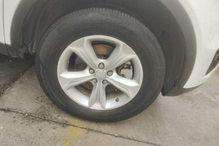 Used Land Rover Discovery Sport 2017 2.0T PURE Right Front Wheel Hub