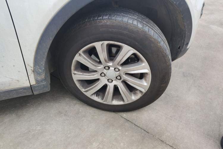 Used Land Rover Discovery Sport 2017 2.0T SE Right Front Wheel Hub