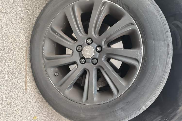 Used Land Rover Discovery Sport 2017 2.0T SE Right Front Wheel Hub