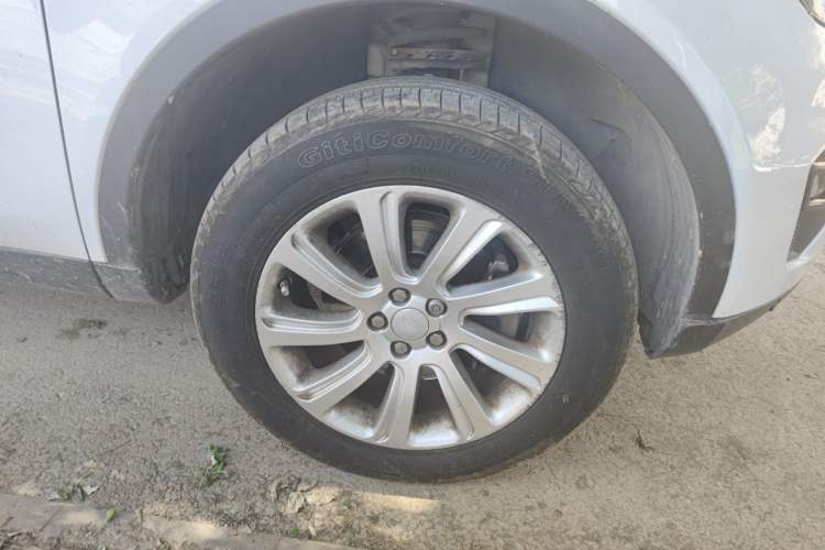 Used Land Rover Discovery Sport 2017 2.0T SE Right Front Wheel Hub